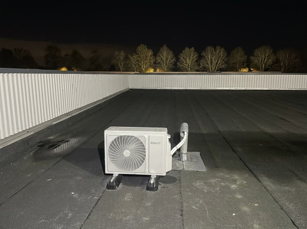 Unité extérieure de climatisation installée